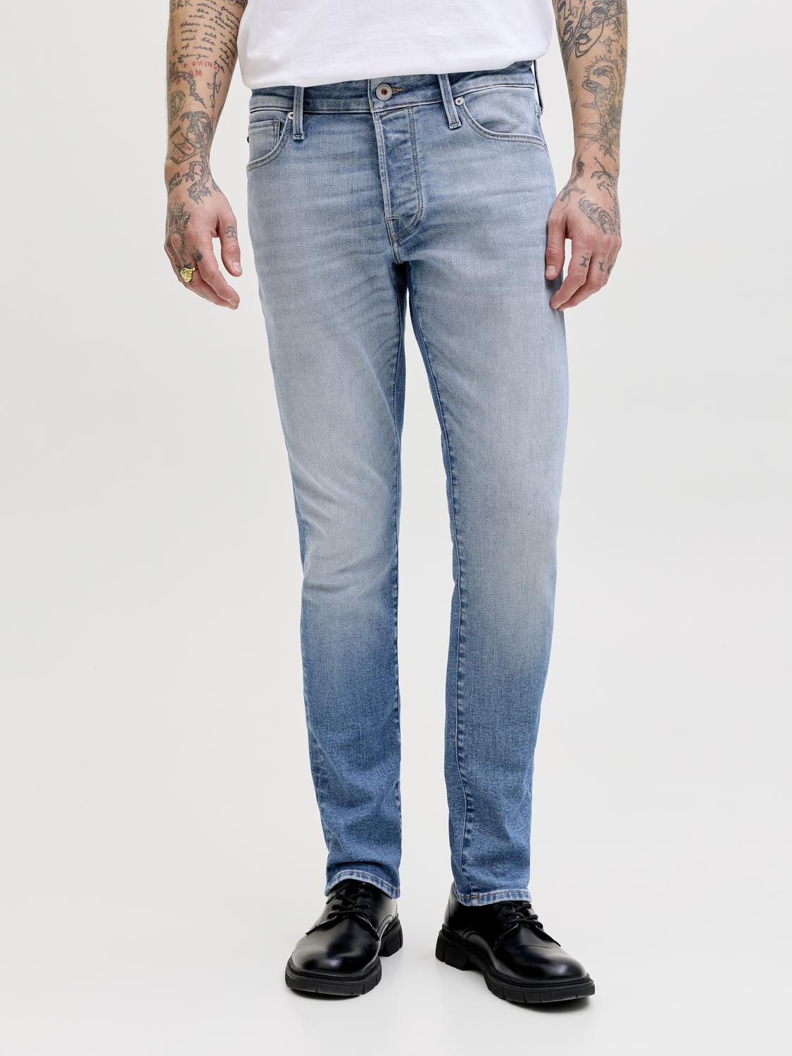 model_shot-front